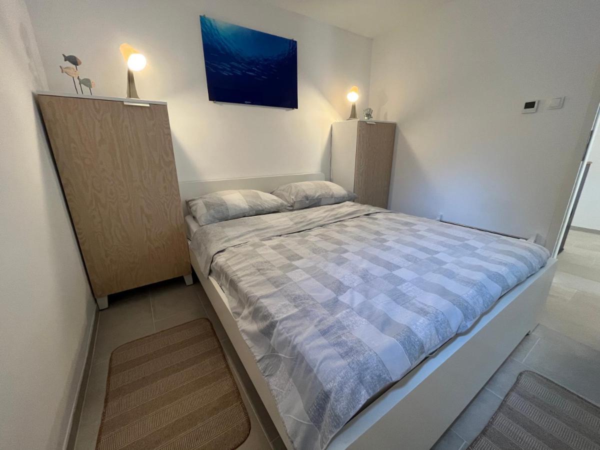 Blue Penguin Apartment Pinezici  Ngoại thất bức ảnh